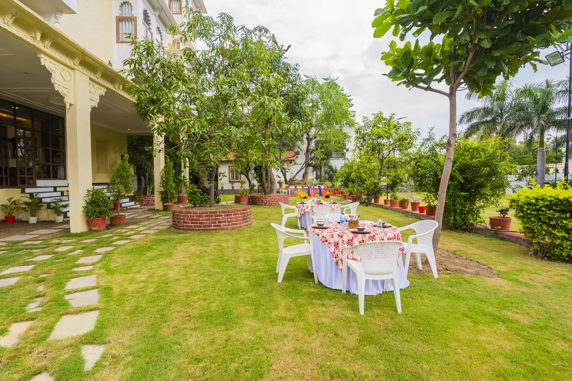 Manas Resort Exterior