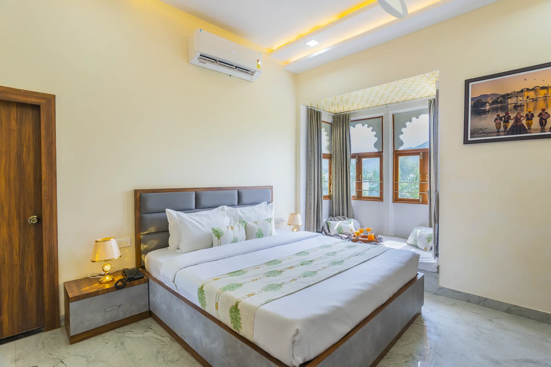 Suite Interiors